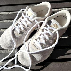 (SOLD) NIKE Flex Comfort womens size 8.5